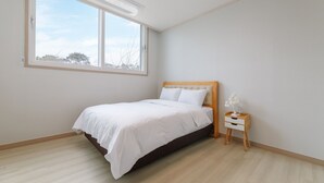 Basic-Zimmer, 2 Schlafzimmer (1-101(C / Pool not available)) | 1 Schlafzimmer, kostenloses WLAN