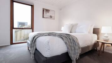 5 bedrooms, iron/ironing board, free WiFi, bed sheets