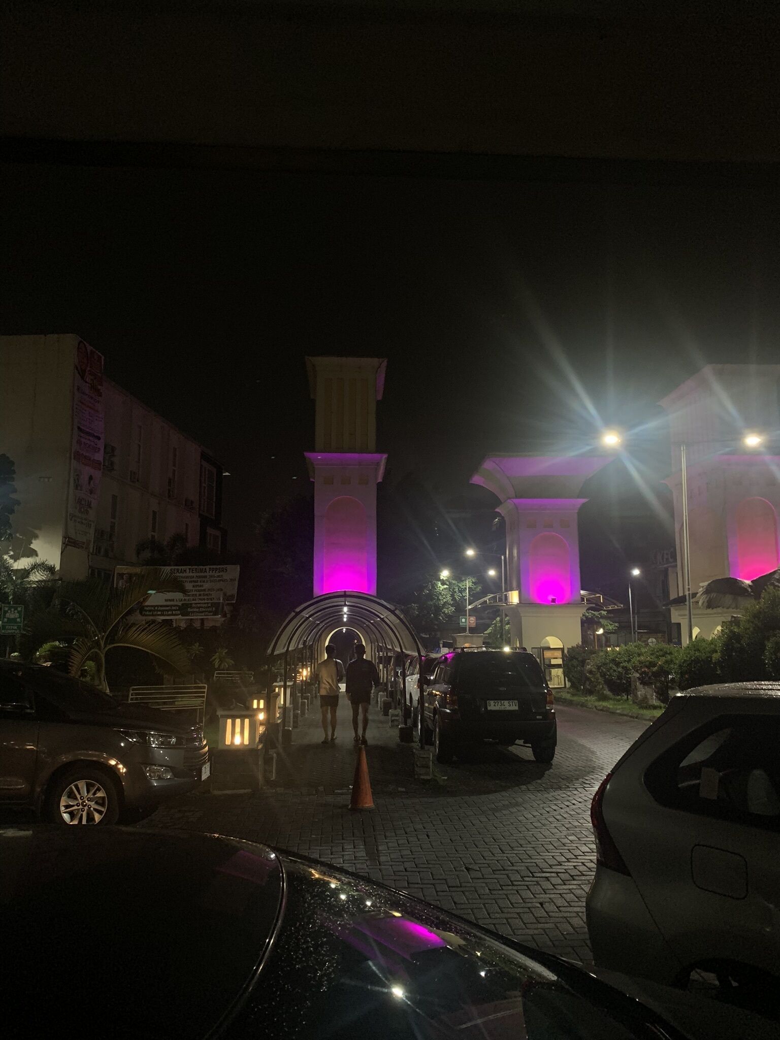 Self-parking (surcharge) 25000 per day