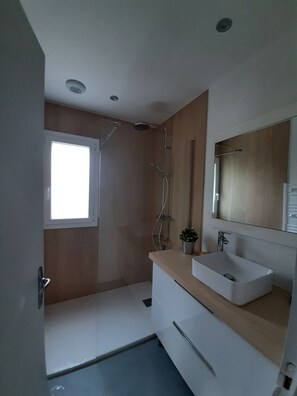 Shower, soap, toilet paper - Villa au Bord de L'océan à Seignosse (Seignosse)