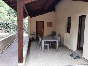 Outdoor dining - Villa au Bord de L'océan à Seignosse (Seignosse)