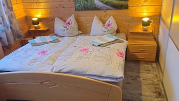 8 slaapkamers, een strijkplank/strijkijzer, wifi, beddengoed