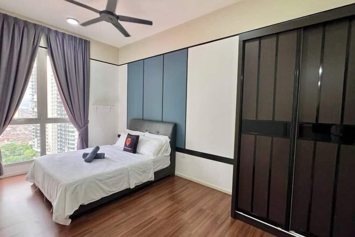 Bureau, Wi-Fi gratuit, draps fournis