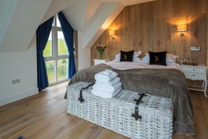 2 quartos, ferros/tábuas de passar roupa, Wi-Fi, roupa de cama