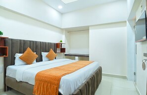 Deluxe Double Room | Premium bedding, memory-foam beds, free WiFi, bed sheets - Chowdhry Tourist Lodge- Paharganj-NDLS (New Delhi)