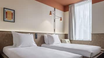 Premium bedding, soundproofing, iron/ironing board, free WiFi