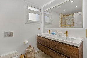 淋浴設備、風筒、提供毛巾