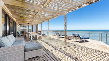 Rumah (4 Bedrooms) | Bagian depan properti