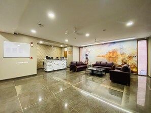 Reception - Southern Grand Kashi - Inside Kashi Vishwanath Temple Corridor (Varanasi)