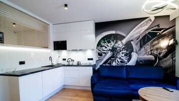 Design Apartment | 1 bedroom, laptop workspace, iron/ironing board, free WiFi