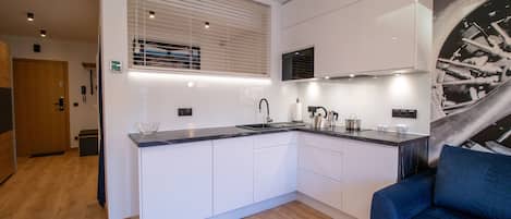 Căn hộ có thiết kế đặc sắc | Bếp riêng | Tủ lạnh, lò vi sóng, lò nướng, máy rửa bát