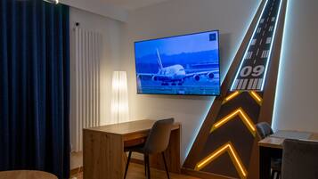 Design Apartment | 1 bedroom, laptop workspace, iron/ironing board, free WiFi