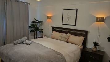 2 sovrum, skrivbord, strykjärn/strykbräda och gratis wi-fi