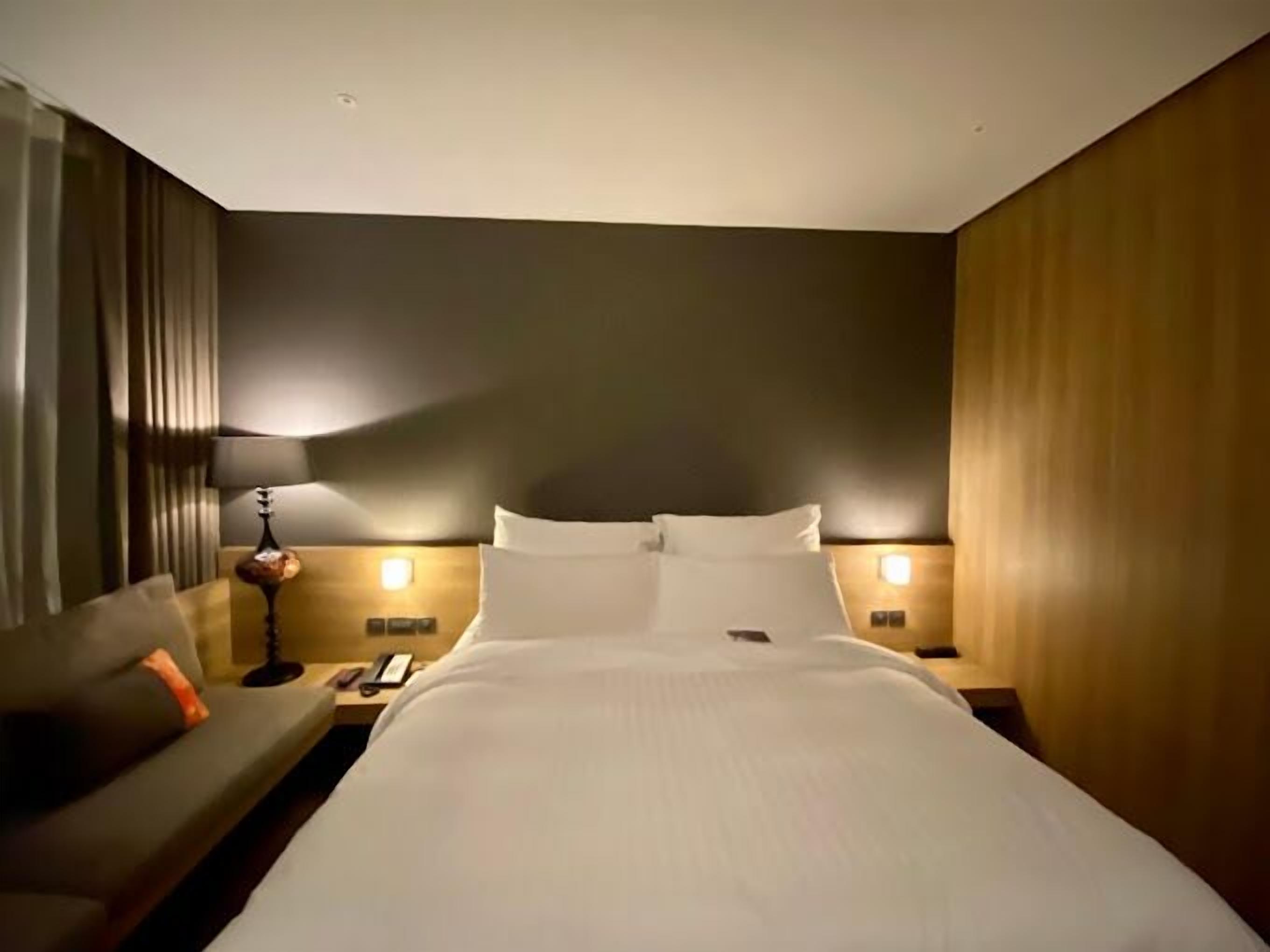 Quarto casal luxo | Quartos à prova de som, ferros/tábuas de passar roupa, Wi-Fi de cortesia