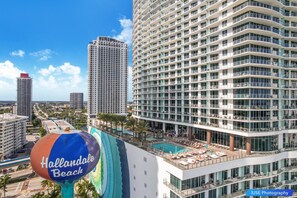 Exterior - Upper PENTHOUSE at 41th floor w/ Ocean VIEW @ Hallandale Beach FREE WIFI (Hollywood)