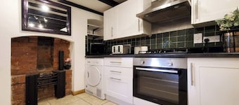 3 Bedroom Character Property in Shrewsbury