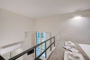 1 bedroom, free WiFi, bed sheets - Old Town Maison - City Center (Genoa)