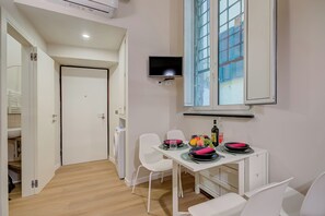 Dining - Old Town Maison - City Center (Genoa)