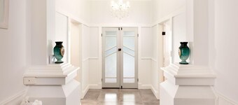 Central Entertainer's Paradise - Stunning three bedroom classic in the heart of Wodonga