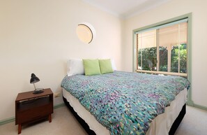 4 makuuhuonetta, silitysrauta/-lauta, internet, vuodevaatteet