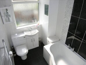 House | Bathroom | Shower, towels