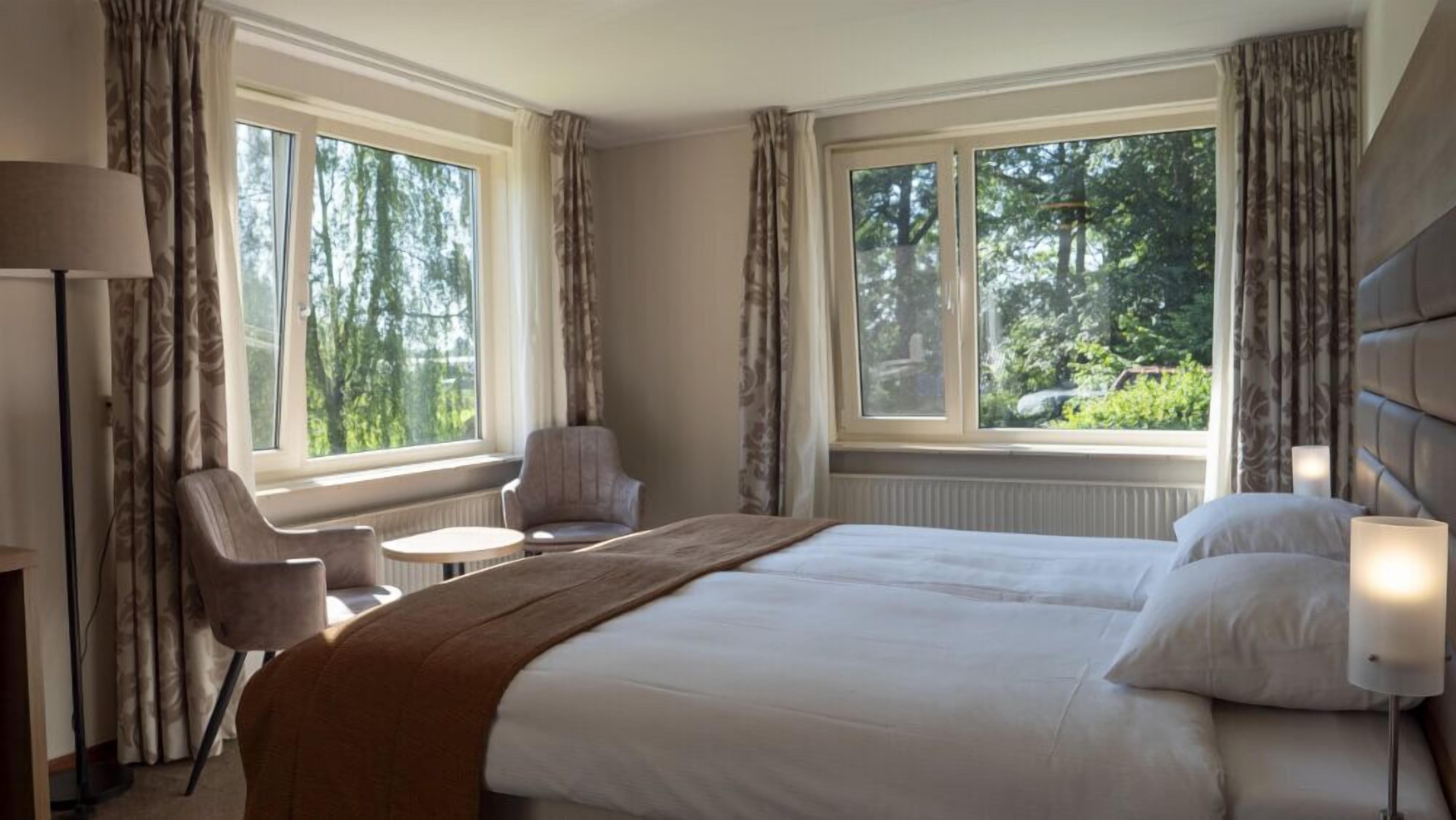 Comfort Double Room | Premium bedding, desk, cots/infant beds, free WiFi