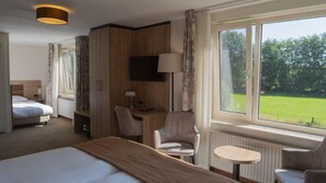 Deluxe Room | Premium bedding, desk, cribs/infant beds, free WiFi