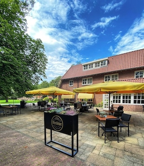 Terrace/patio - Hotel de Landmarke Ootmarsum by Flow (Agelo)