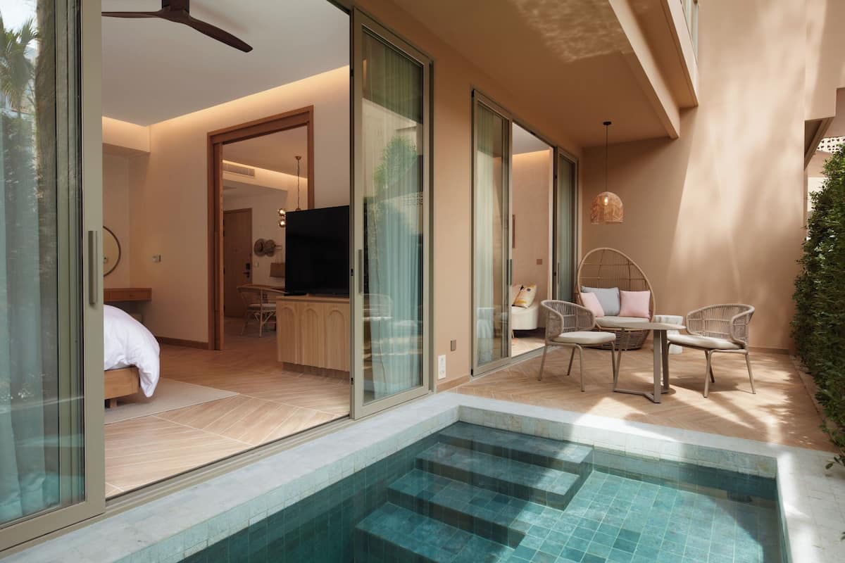 Home Haven Pool Suite | 迷你吧(备有免费物品)、客房内保险箱、遮光窗帘、熨斗/熨衣板