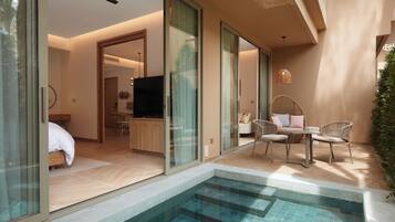 Home Haven Pool Suite | 1 bedroom, free minibar, in-room safe, blackout drapes