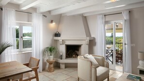 Televisión y chimenea 