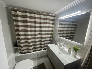 Free toiletries, hair dryer, towels, soap - Serenity apartment  (Pirgos)