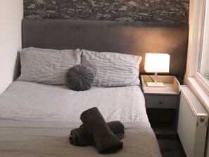 Comfort Double Room | Free WiFi - The Anfield View (Liverpool)