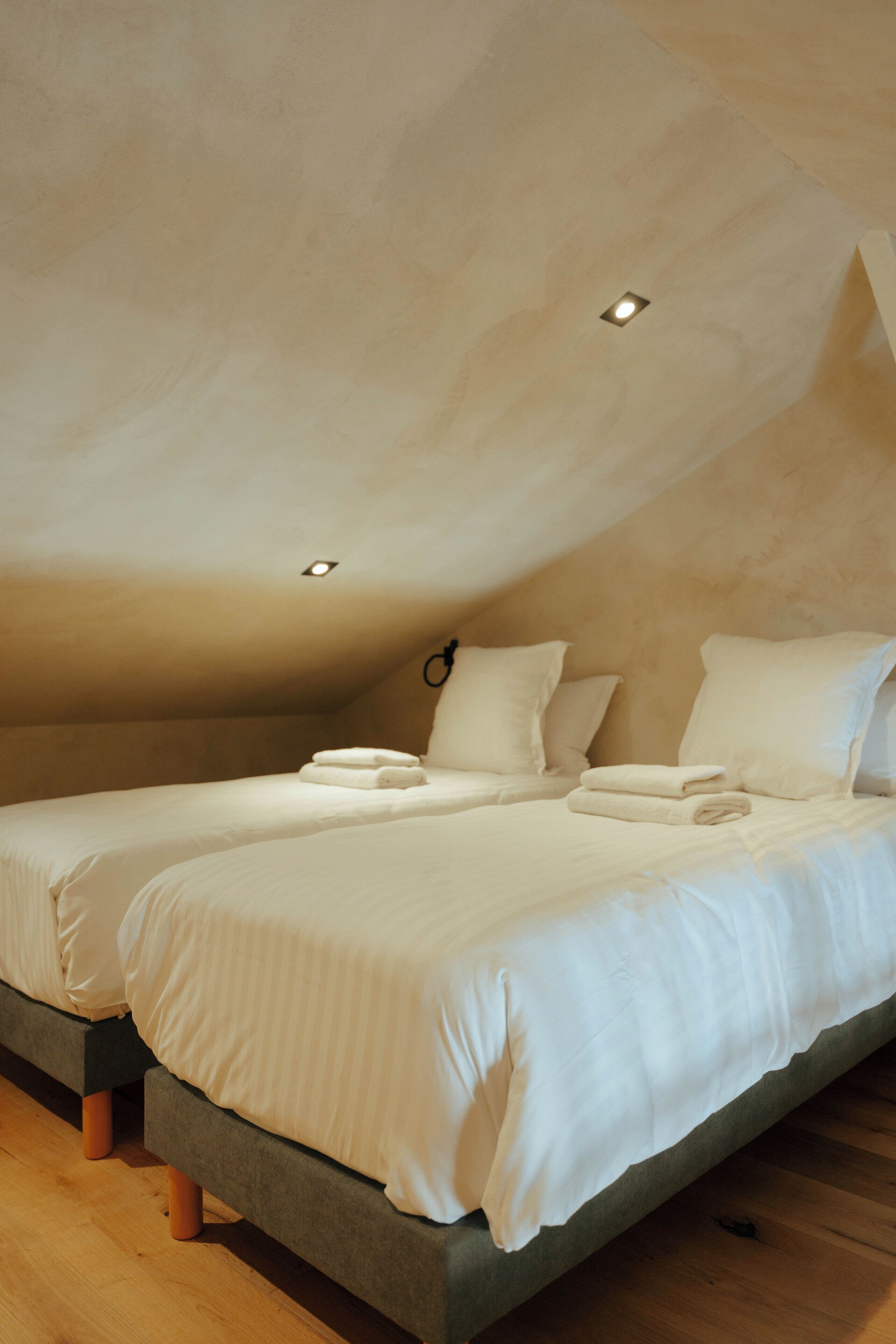 Superior Quadruple Room | Peti besi dalam bilik, kalis bunyi, Wi-fi percuma, cadar katil 