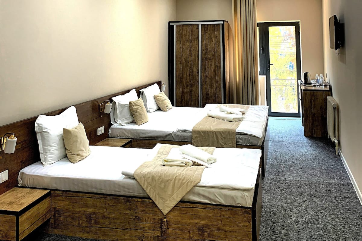 Standard Triple Room | Laptop workspace, WiFi (free)