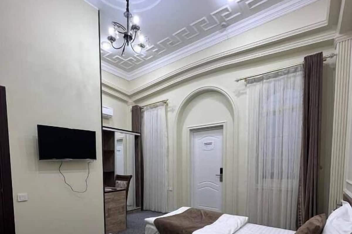 Standard Double or Twin Room | Laptop workspace, free WiFi