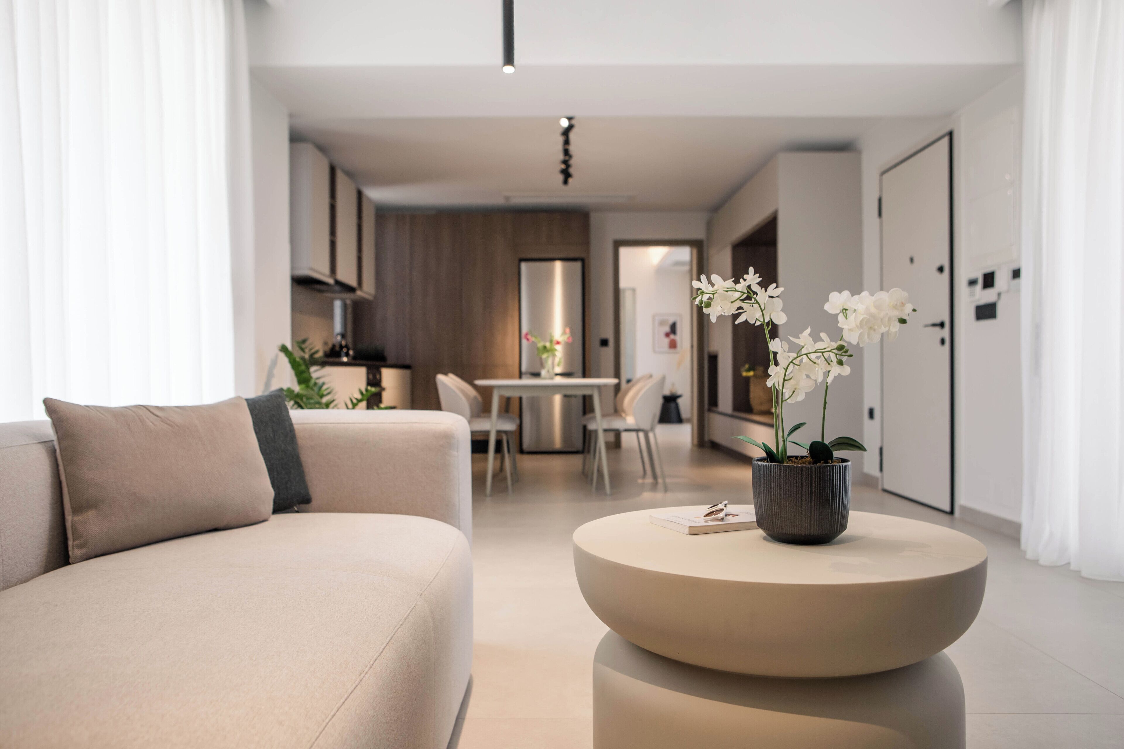 Suite – panorama, massasjebadekar | Oppholdsområde | En 32-tommers Flatskjerm-TV med Parabol-TV