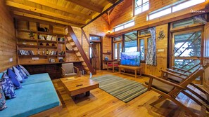 Smart TV, books - Charming mountain suite in Mukteshwar. Pet-Friendly! (South Gola Range)