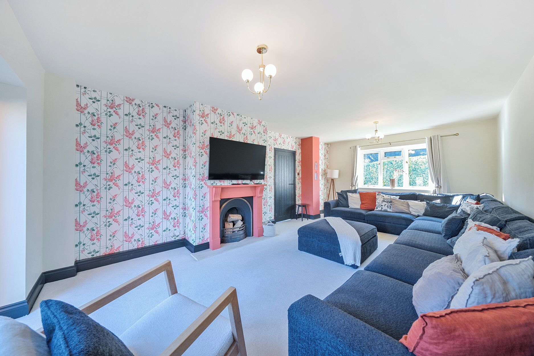 Flat-screen TV, fireplace