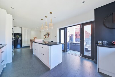 8 Newmarket Road