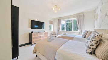 5 bedrooms, individually decorated, individually furnished, desk