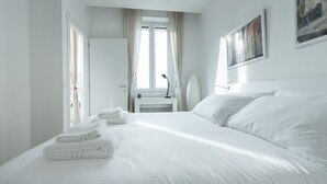 Appartement (2 Bedrooms) | 2 chambres, fer et planche à repasser, literie fournie