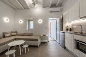 Signature Studio Suite | Private kitchen | Fridge, stovetop, electric kettle, toaster - Anemi Suites (Milos)
