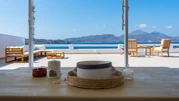 Signature Studio Suite | Terrace/patio