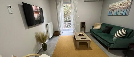 Apartment, Smoking