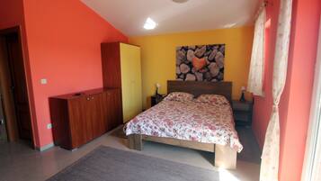 Room, 1 Bedroom, Balcony, City View | 1 bedroom