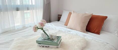 2 عدّة غرف نوم وواي فاي وملاءات أسرّة