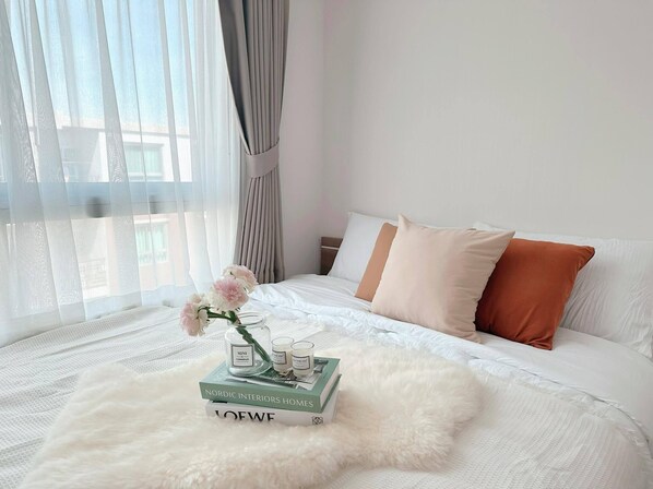 2 bedrooms, WiFi, bed sheets - Cozy 2BR Near MRT Bangkhae (Bangkok)