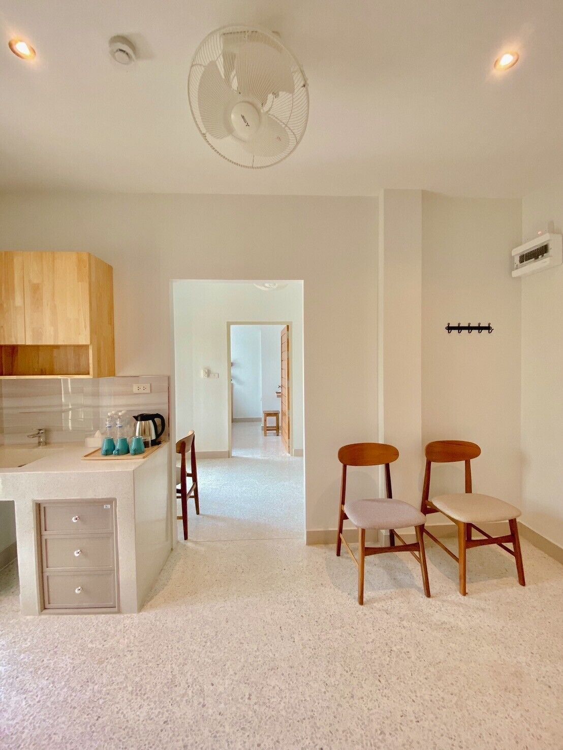 Habitación cuádruple familiar, 2 camas de matrimonio, fumadores, baño privado | Wifi gratis