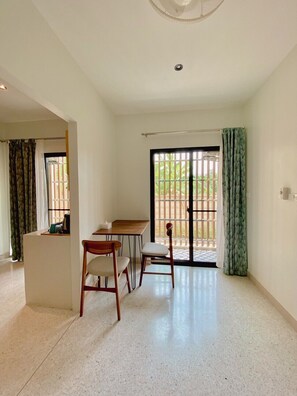 Family Quadruple Room, 2 Queen Beds, Smoking, Private Bathroom